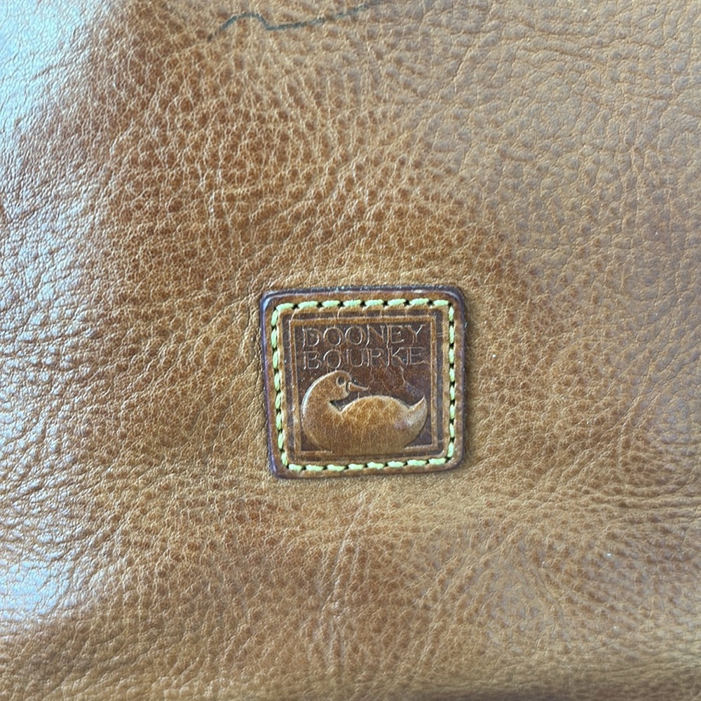 Dooney & Burke Elegant Brown Leather Handbag - Picture 3 of 17